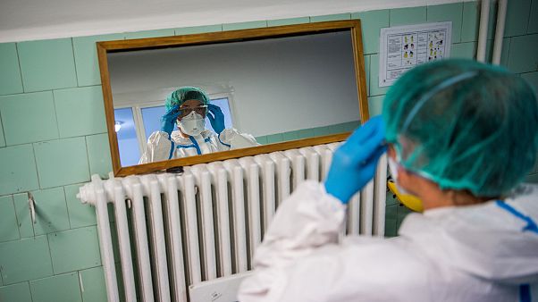 Ápolónő éjszakai műszakban a fővárosi Szent János Kórházban Ápolónő éjszakai műszakban a fővárosi Szent János Kórházban
