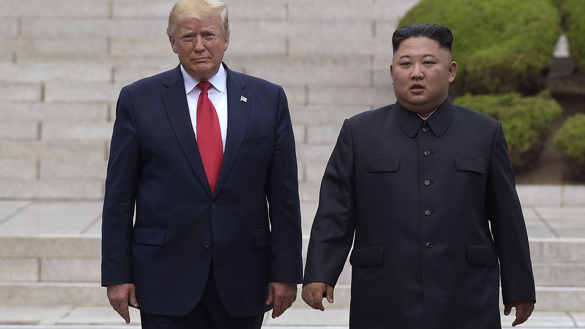 ترامب وكيم في المنطقة منزوعة السلاح بين الكوريتين في 2019