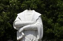 تمثال لكريستوفر كولومبوس وقد "قطع" رأس في الولايات المتحدة 
