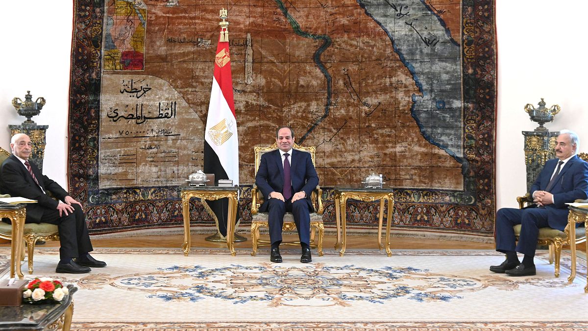 الرئيس المصري عبد الفتاح السيسي والمشير خليفة حفتر 