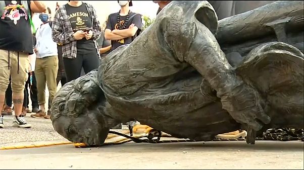 Estatua de Colón derribada en Minesota Estatua de Colón derribada en Minesota