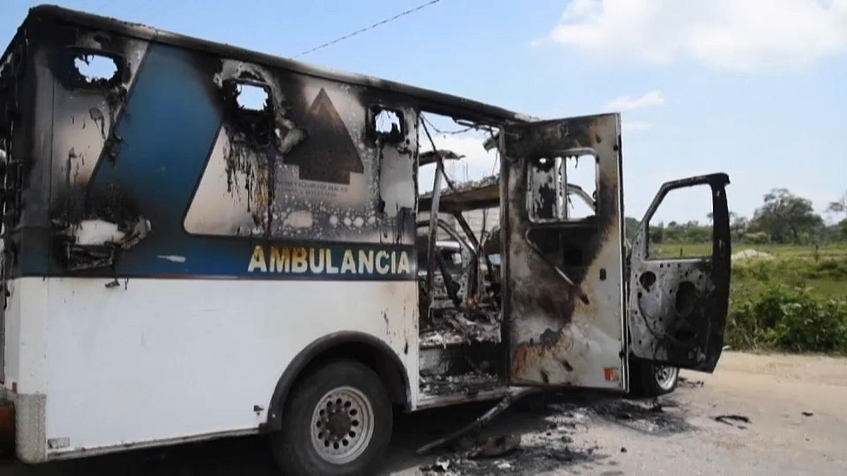 Ambulancia quemada por los habitantes de Villa Las Rosas