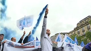 Polícias franceses protestam nas ruas