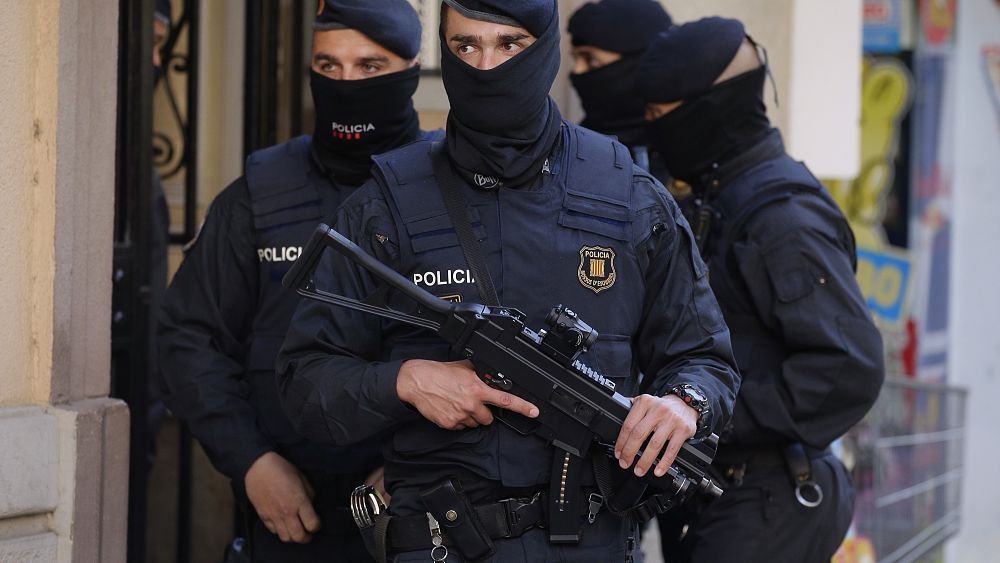Démantèlement d'une organisation de trafic d'être humains basée en Espagne