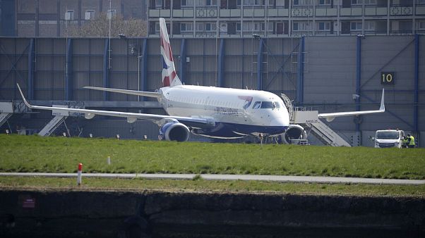 Companhias aéreas levam governo britânico a tribunal por causa da quarentena Companhias aéreas levam governo britânico a tribunal por causa da quarentena