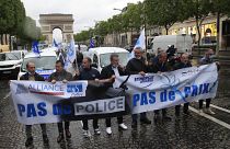 Frankreich: Polizisten protestieren gegen Innenminister Castaner