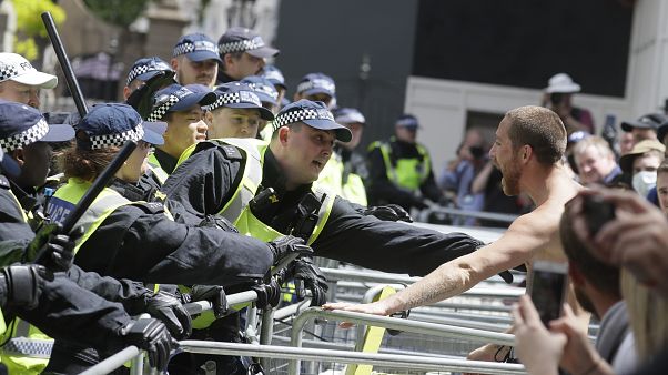Confrontos em torno da estátua de Churchill em Londres Confrontos em torno da estátua de Churchill em Londres