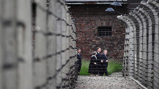 Megemlékezés Auschwitzban Megemlékezés Auschwitzban