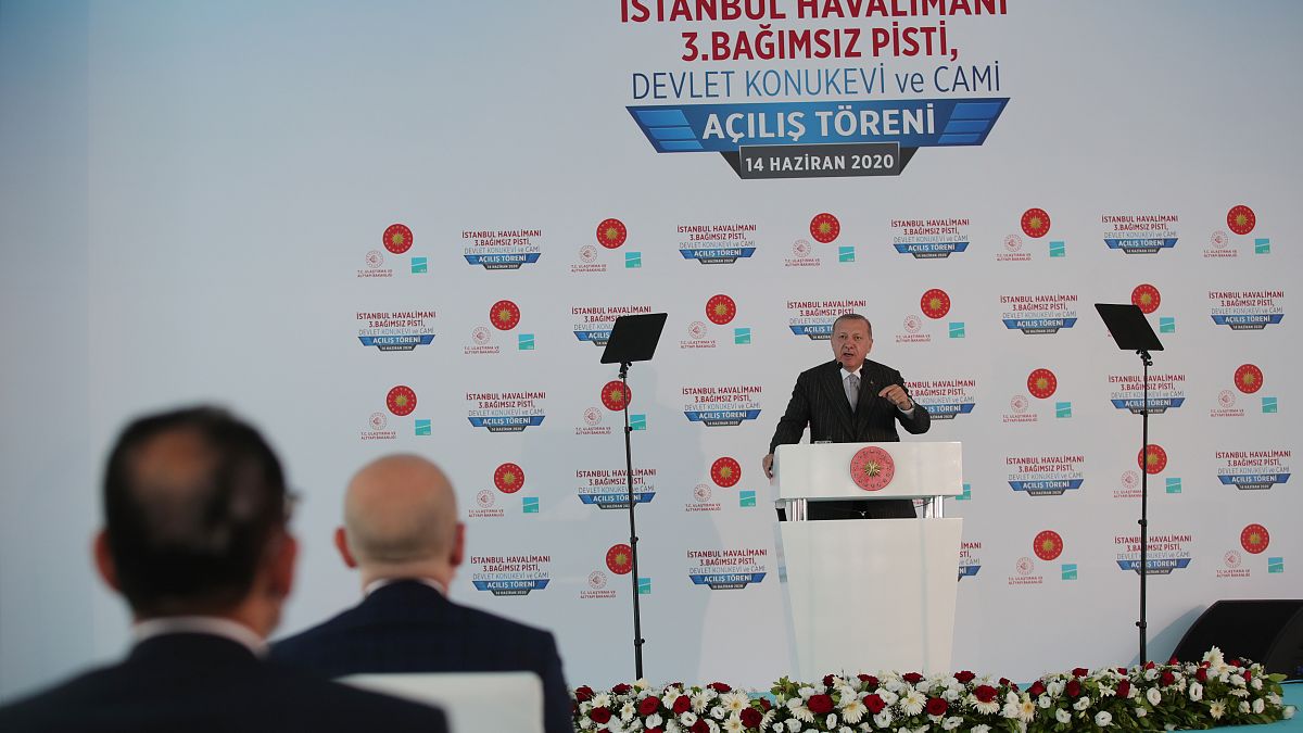 Cumhurbaşkanı Recep Tayyip Erdoğan İstanbul Havalimanı'nda 3. pistin açılış konuşmasını yapıyor