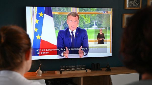 Il discorso di Macron alla nazione, trasmesso in diretta televisiva Il discorso di Macron alla nazione, trasmesso in diretta televisiva