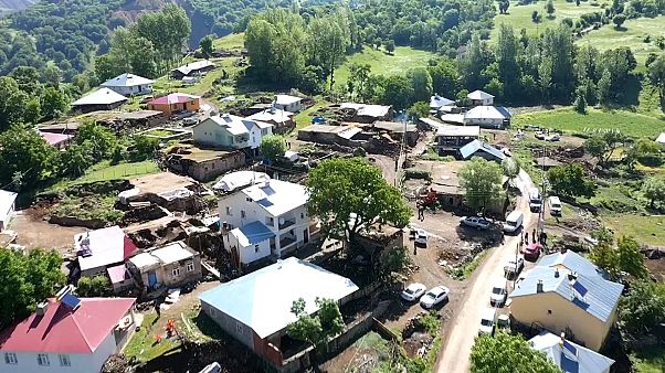 Bingöl'de 5.6 büyüklüğünde artçı deprem Bingöl'de 5.6 büyüklüğünde artçı deprem