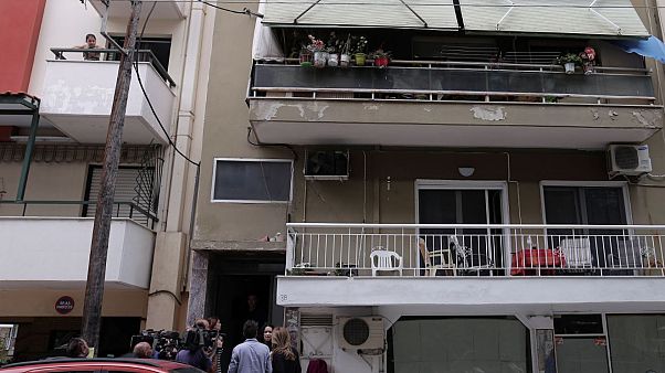Δημοσιογράφοι μπροστά στο σπίτι της 10χρονης Δημοσιογράφοι μπροστά στο σπίτι της 10χρονης