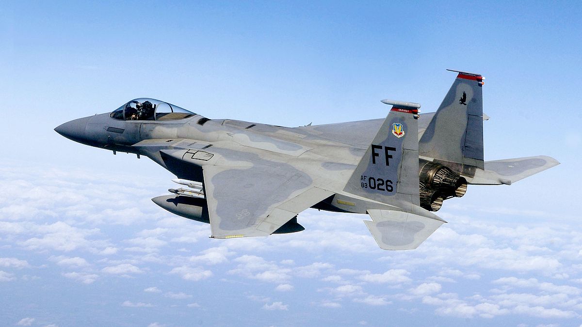 Egy F-15C Eagle típusú repülőgép járőrözik az amerikai főváros, Washington fölött