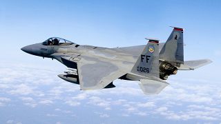 Egy F-15C Eagle típusú repülőgép járőrözik az amerikai főváros, Washington fölött