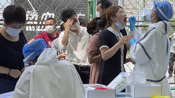 Pékin lancé dans une course contre la montre pour éviter une deuxième vague de Covid-19 Pékin lancé dans une course contre la montre pour éviter une deuxième vague de Covid-19