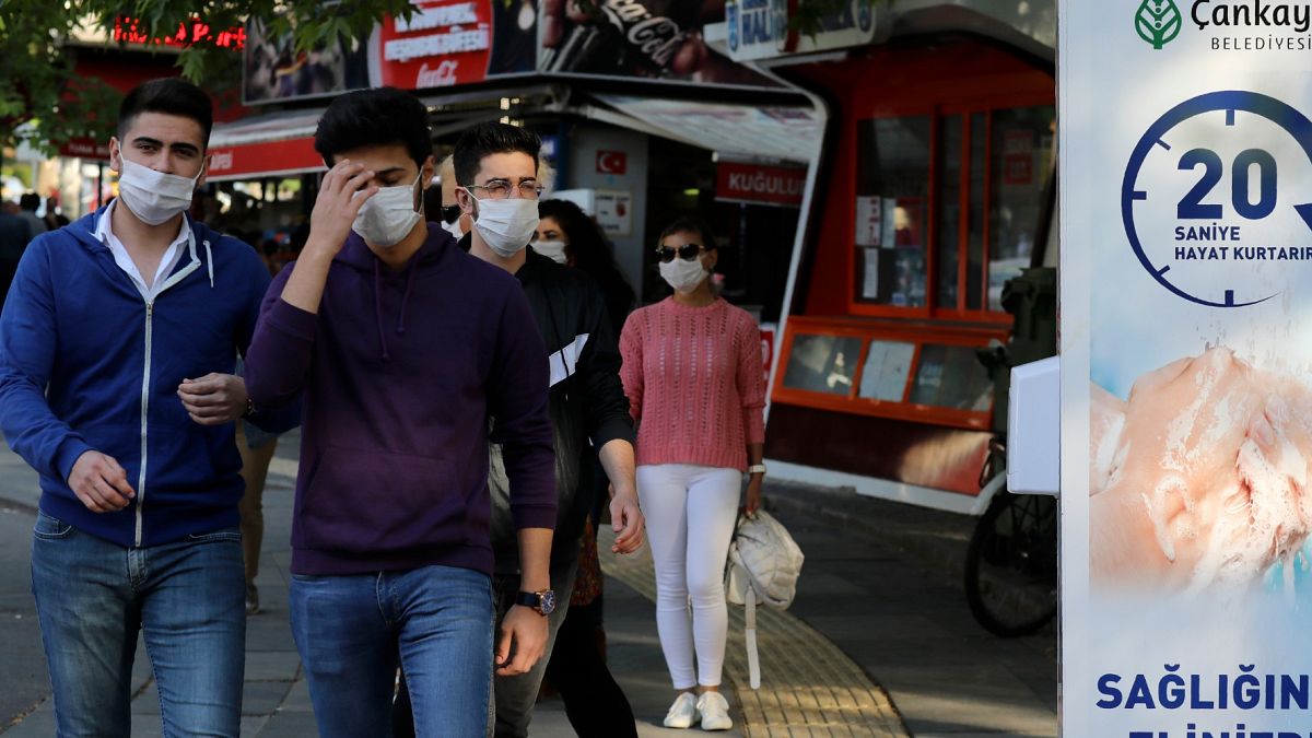 Maskesiz sokağa çıkmanın yasaklandığı illerin sayısı arttı