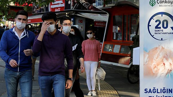 Maskesiz sokağa çıkmanın yasaklandığı illerin sayısı arttı Maskesiz sokağa çıkmanın yasaklandığı illerin sayısı arttı