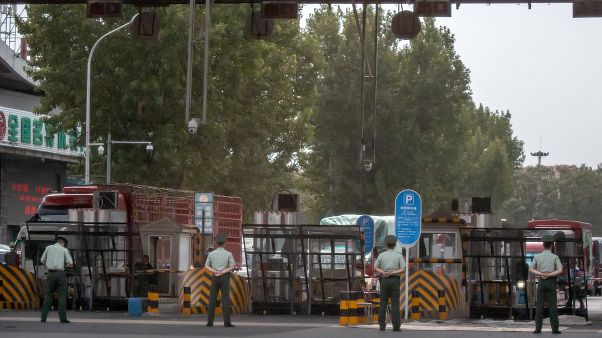 Çin'in başkenti Pekin'deki Xinfadi toptan gıda pazarı, görülen koronavirüs vakalarının ardından karantinaya alındı Çin'in başkenti Pekin'deki Xinfadi toptan gıda pazarı, görülen koronavirüs vakalarının ardından karantinaya alındı