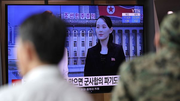 Kim-Jodzsong a televízióban Kim-Jodzsong a televízióban