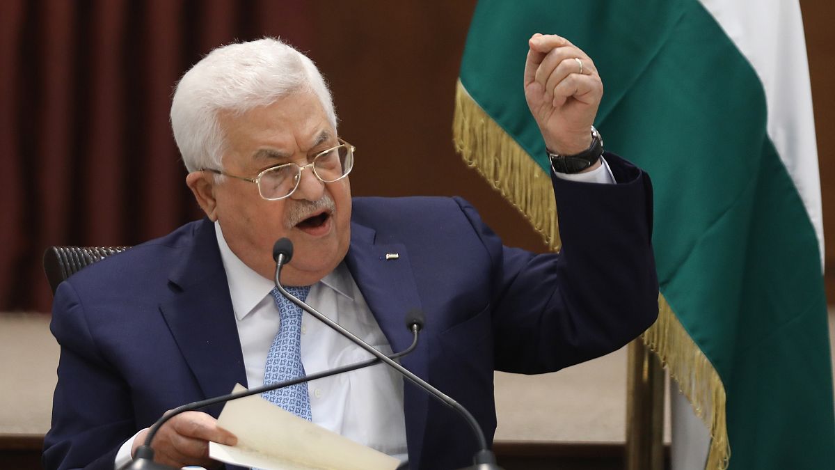 الرئيس الفلسطيني محمود عباس يتحدث خلال اجتماع القيادة الفلسطينية في رام الله  2020/05/19