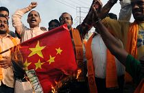 Indiai szélsőségesek felgyújtották a kínai zászlót Amritszárban, 2010-ben