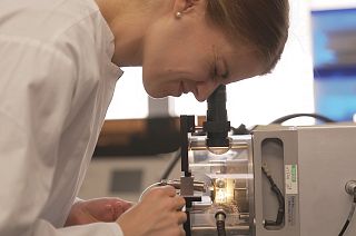 Virology and physics join forces to beat COVID-19