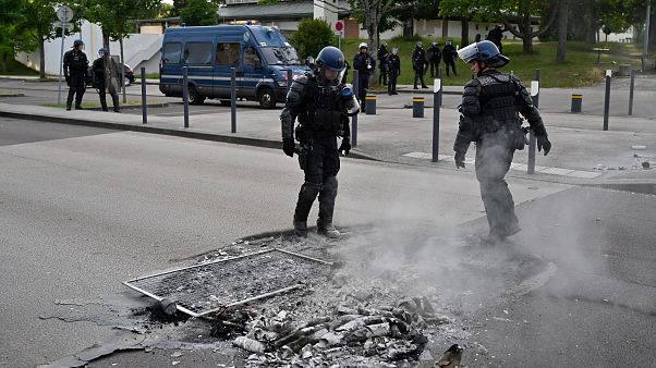Дижон: между двух огней Дижон: между двух огней
