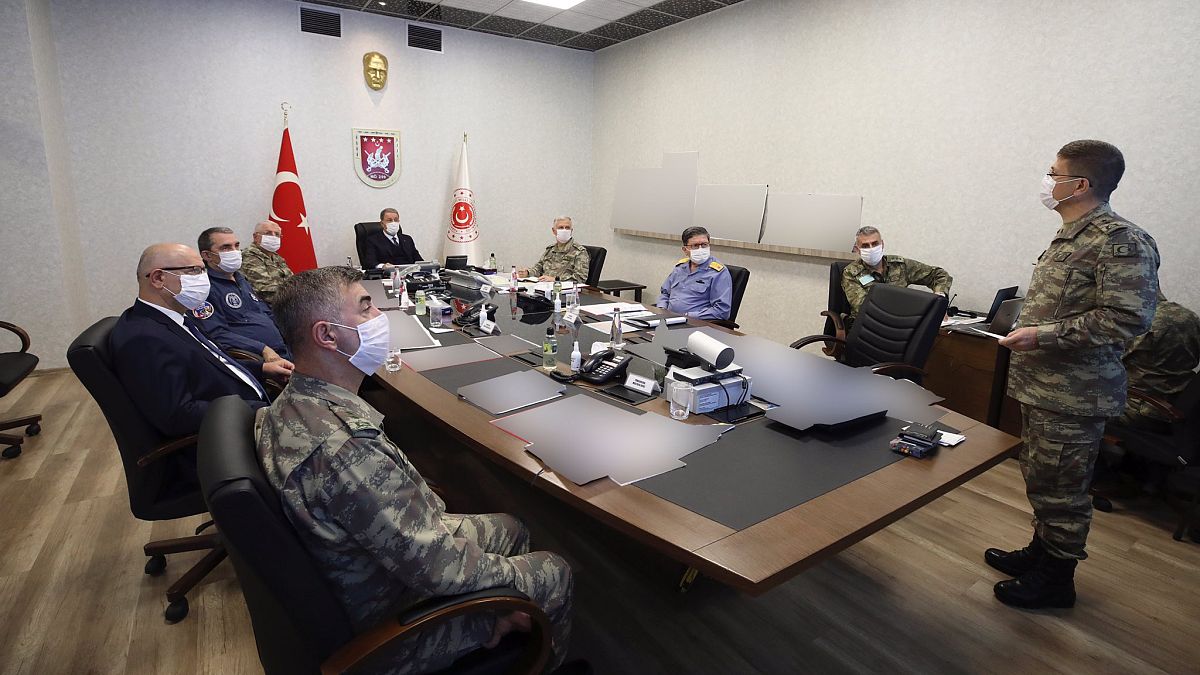 غرفة العمليات في وزترة الدفاع التركية