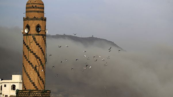 السعودية نيوز |
التحالف بقيادة السعودية في اليمن ينفي استهداف مدنيين بغارات
السعودية نيوز |
التحالف بقيادة السعودية في اليمن ينفي استهداف مدنيين بغارات