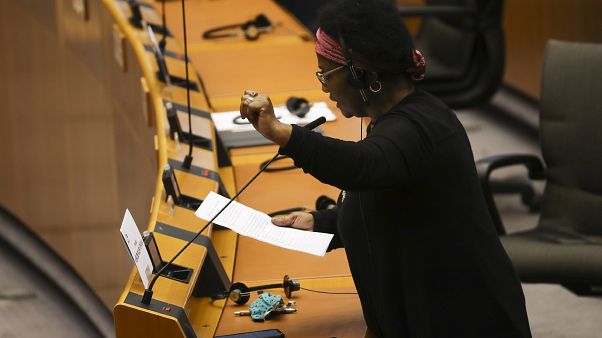 Uniós politikust is érhet rendőri erőszak Európában Uniós politikust is érhet rendőri erőszak Európában
