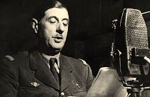 Le général de Gaulle au micro de la BBC, été 1940.
