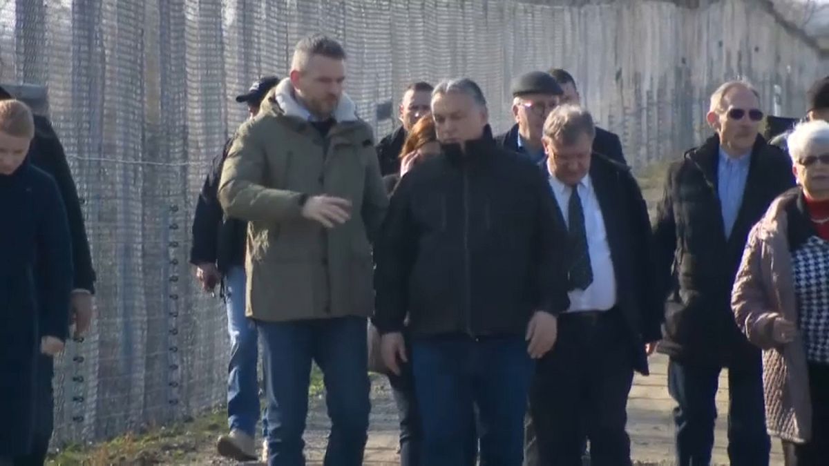 El presidente húngaro visita la frontera con Serbia