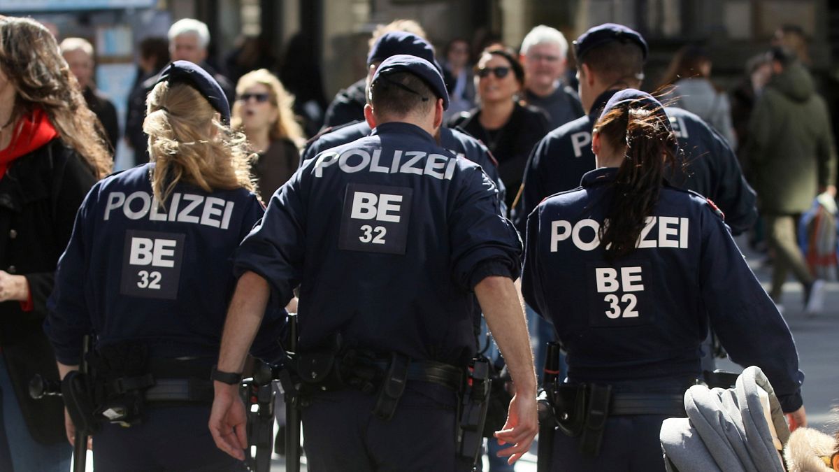 Polisin yanında 'kasten' gaz çıkaran adama 500 euro para cezası