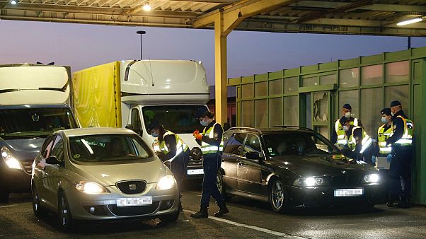 A hegyeshalmi határátkelő márciusban A hegyeshalmi határátkelő márciusban