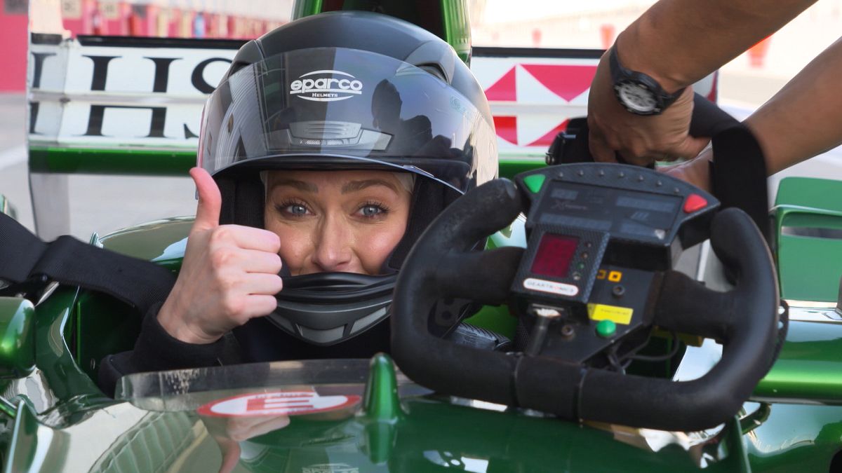 Dubai Autodrome: Supercar Blondie-val együtt próbáltunk ki egy igazi versenyautót