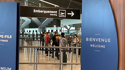 Covid-19: le misure di sicurezza nell'aeroporto di Lione