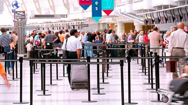 Viele können es kaum erwarten: Endlich reisen nach drei Monaten Covid-Stillstand! Viele können es kaum erwarten: Endlich reisen nach drei Monaten Covid-Stillstand!