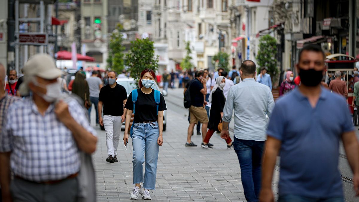 İstanbul'da maske takanlar 