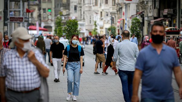 İstanbul'da maske takanlar İstanbul'da maske takanlar
