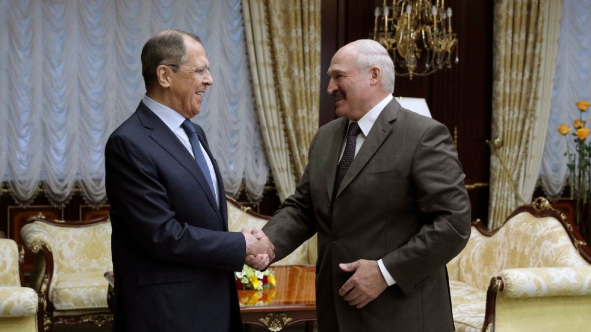Il ministro degli Esteri russo, Sergey Lavrov e il presidente bielorusso, Alexander Lukashenko