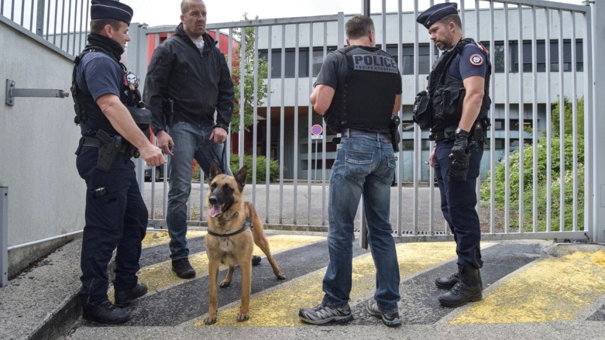 Polizisten in Dijon