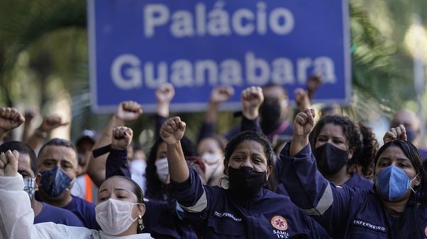 Lavoratori della sanità protestano per chiedere un trattamento migliore - Rio - 20.6.2020 Lavoratori della sanità protestano per chiedere un trattamento migliore - Rio - 20.6.2020