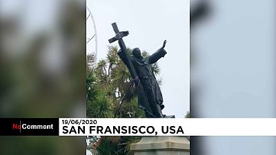 «Aποκαθηλώνουν» αγάλματα στο Σαν Φρανσίσκο