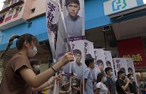 El activista de Hong Kong Joshua Wong, asiste a una actividad para las próximas elecciones al Consejo Legislativo en Hong Kong el sábado 20 de junio de 2020