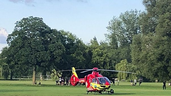 Polícia considera "ato terrorista" ataque com faca em Londres Polícia considera "ato terrorista" ataque com faca em Londres