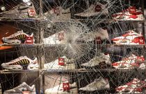 Violentos tumultos em Estugarda