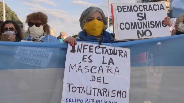 Cacerolada en Argentina contra la expropiación de la empresa agroexportadora Vicentín Cacerolada en Argentina contra la expropiación de la empresa agroexportadora Vicentín