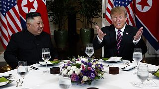 لقاء بين الزعيم الكوري كيم جونغ أون والرئيس الأمريكي دونالد ترامب في قمة هانوي 2019