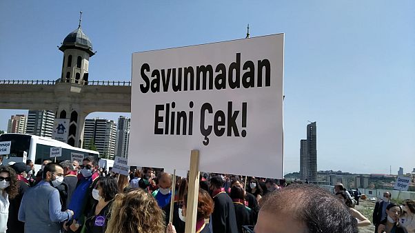 Baro başkanlarının yürüyüşüne polis engeli Baro başkanlarının yürüyüşüne polis engeli