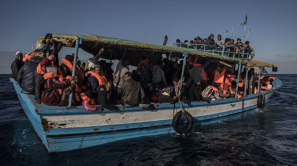 Avrupa'ya ulaşmaya çalışan Afrikalı göçmenler Avrupa'ya ulaşmaya çalışan Afrikalı göçmenler